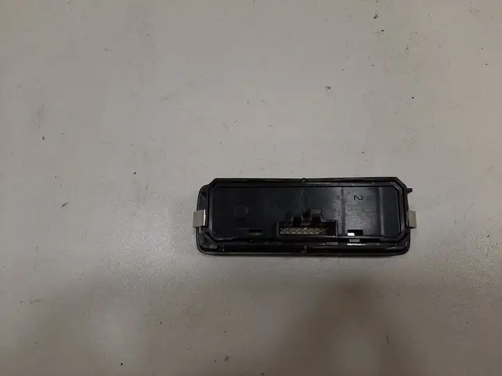 Volvo XC90 (2014 - 2019) 31376510 Кнопка закрытия крышки багажника — фото 3