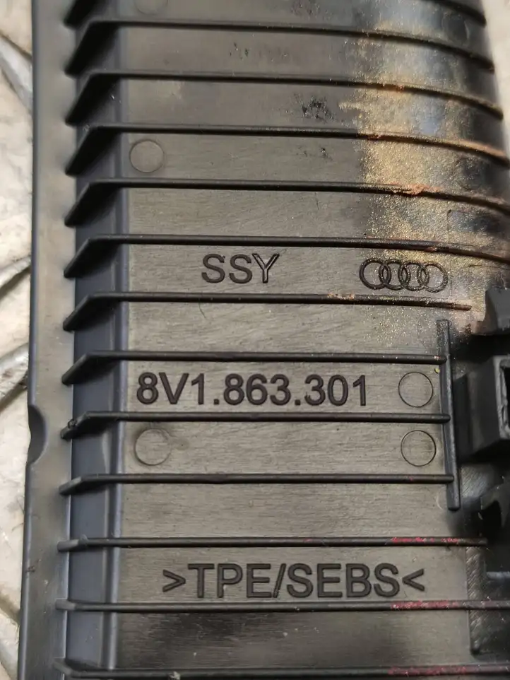 Audi A3/S3 8V (2016 - 2020) 8V1863301 Коврик бардачка — фото 1