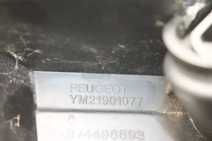 Peugeot RCZ (2013 - 2018) YM21901077 Кронштейн заднего бампера — фото 6