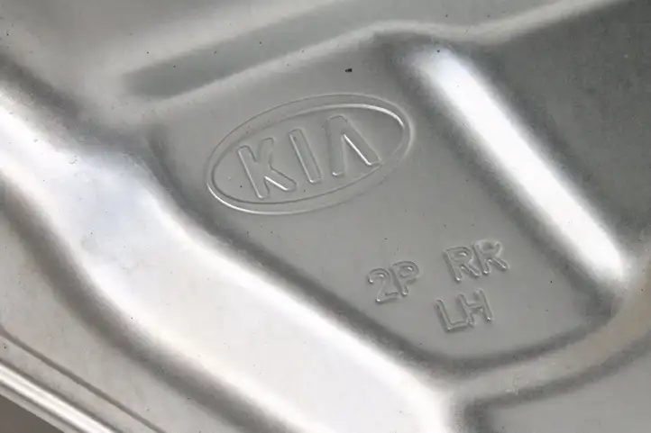 Kia Sorento (2009 - 2014) Стеклоподъемник передней двери (комплект) — фото 9