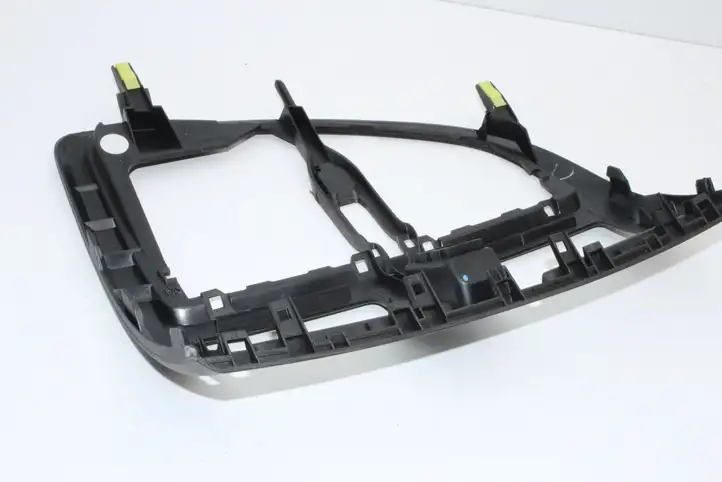 Toyota Avensis T270 (2009 - 2012) 5567005100 Другая деталь консоли (туннеля) — фото 3