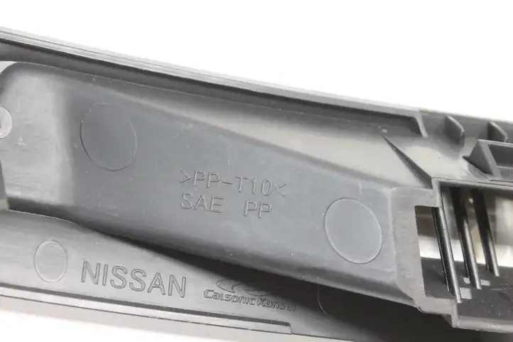 Nissan 370Z (2008 - 2014) Воздушная решетка панели — фото 6