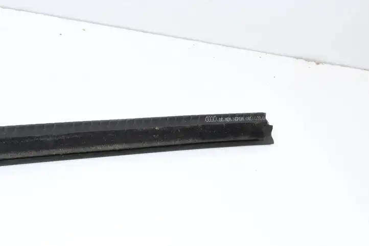 Audi A5 8T 8F (2011 - 2016) 8F0853764E Накладка стекла задней двери — фото 5