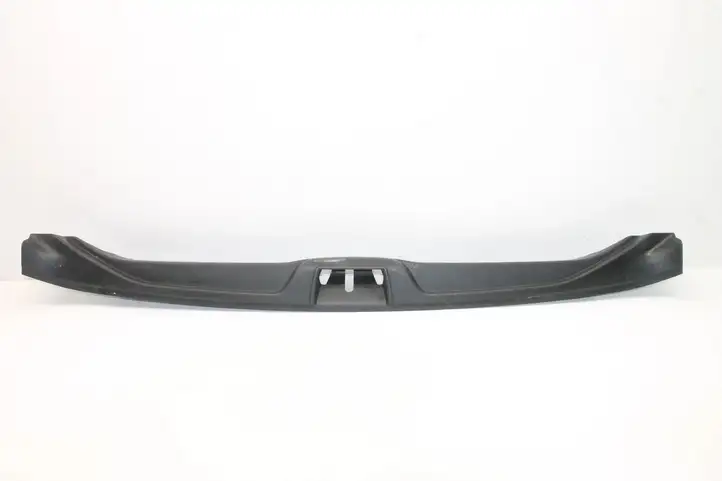 Volvo V70 (2007 - 2013) Отделка порога багажника — фото 1