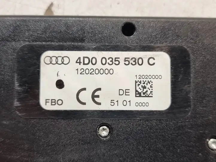 Audi A8 S8 D2 4D (1999 - 2002) 4D0035530C Усилитель антенны — фото 3