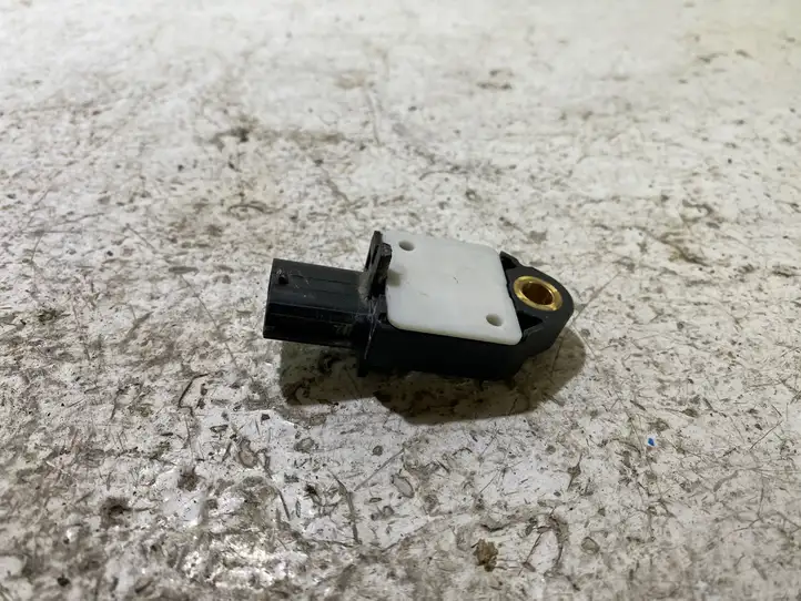Toyota Yaris (2005 - 2009) 89831-0H010 Датчик удара SRS — фото 3