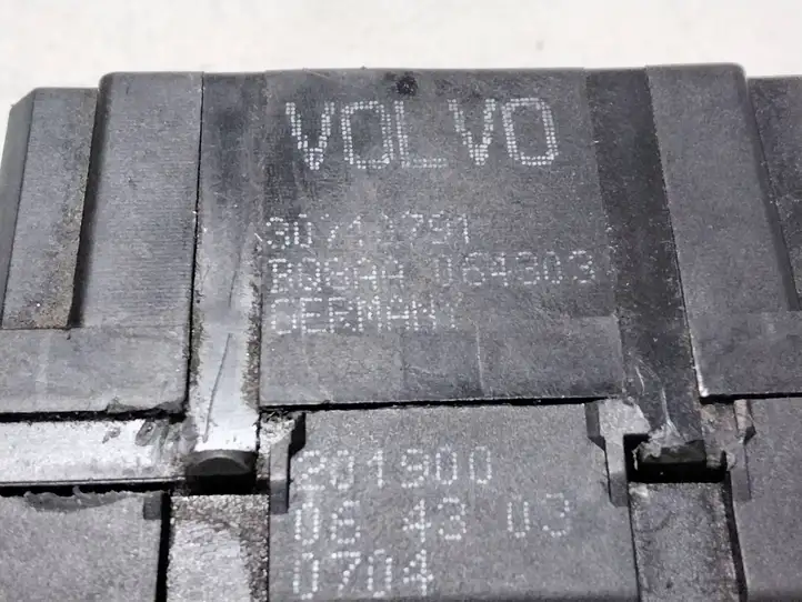 Volvo V50 (2004 - 2008) 201900 Реле обогрева — фото 4