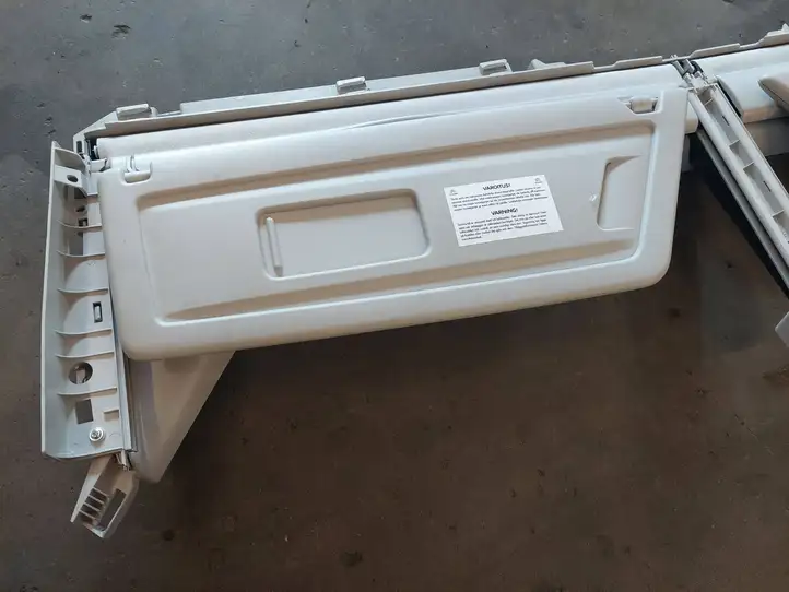 Citroen C4 I Picasso (2006 - 2013) 96837421BJ Солнцезащитный козырек — фото 2
