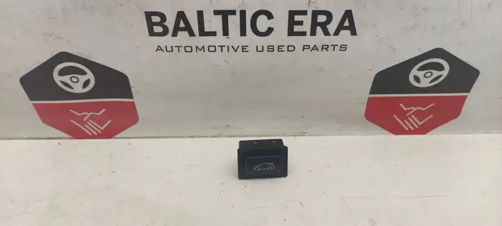 BMW 3 F30 F35 F31 (2012 - 2018) 9200316 Кнопка закрытия крышки багажника — фото 1