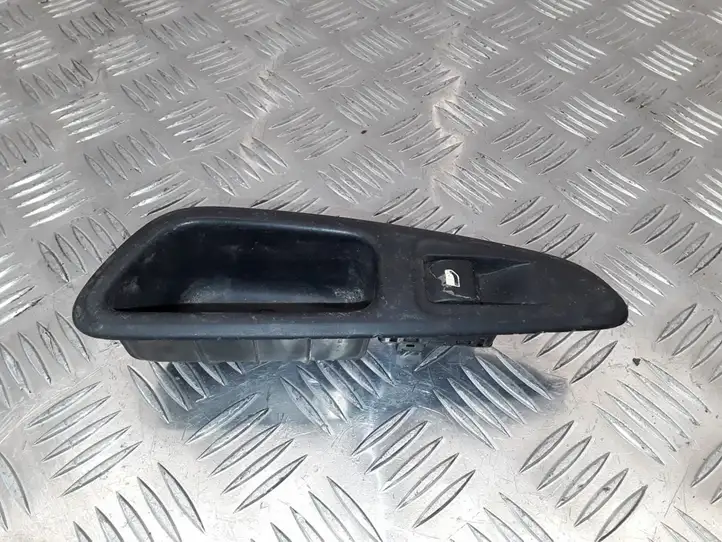 Peugeot 308 (2007 - 2013) 96573850XT Кнопка стеклоподъемников — фото 1