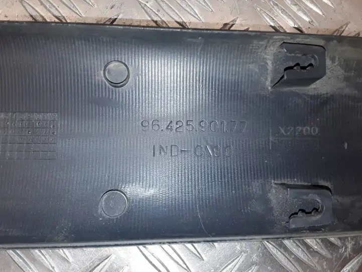 Citroen Xsara Picasso (1999 - 2012) 9642590077 Молдинги задней двери — фото 6