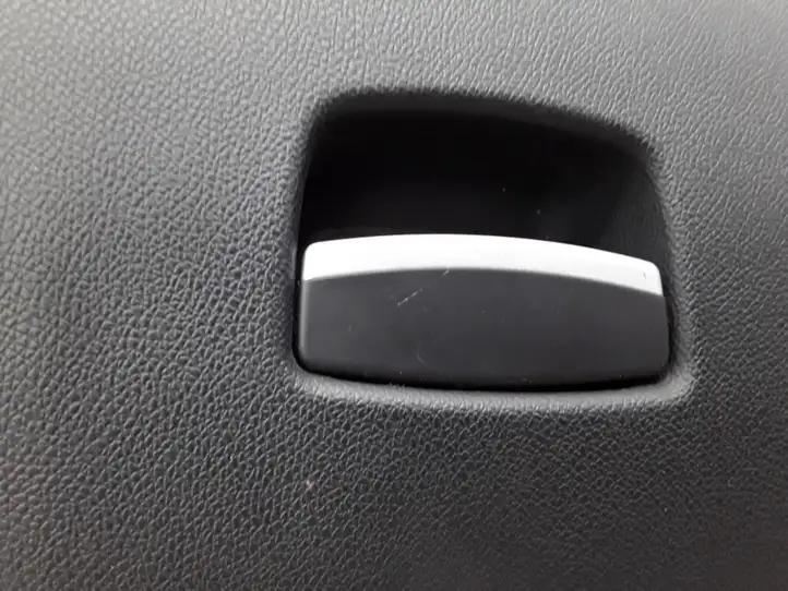 Renault Laguna III (2007 - 2015) 685000002R Бардачок в сборе — фото 2