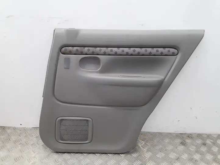 Mazda Demio (1996 - 2002) D28068520 Обшивка задней двери — фото 1