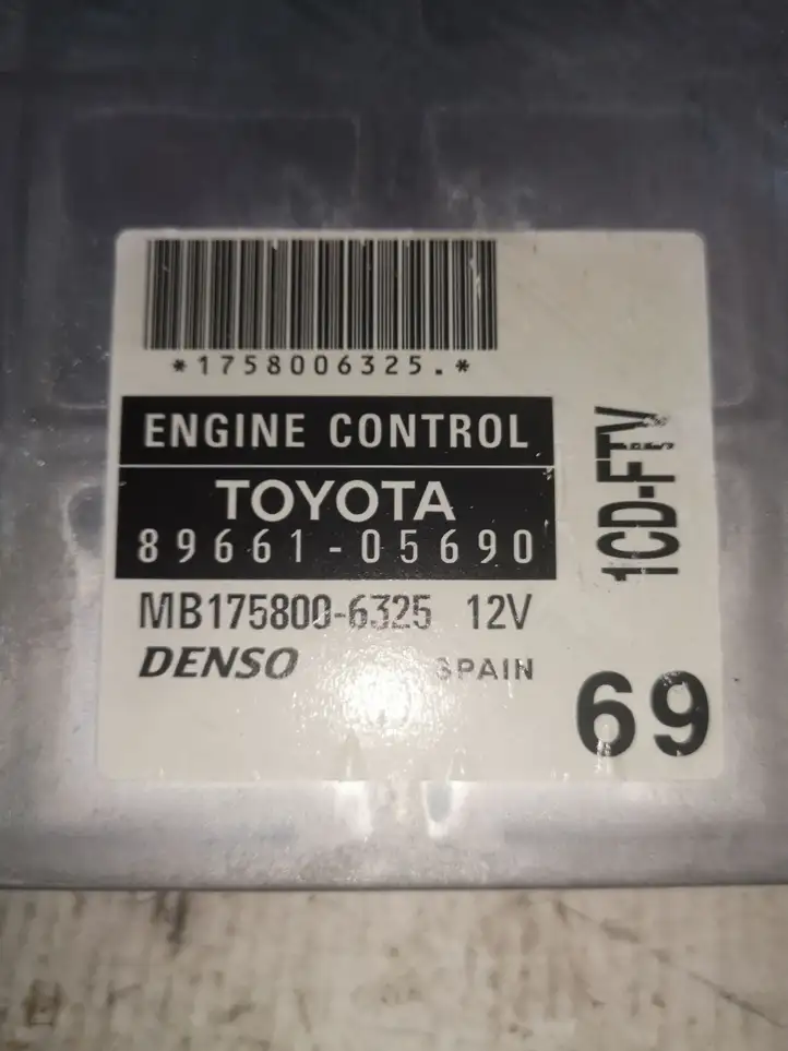 Toyota Avensis T250 (2003 - 2006) 8966105690 Блок управления двигателем (ЭБУ) — фото 2