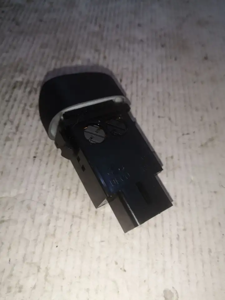 Hyundai H-1, Starex, Satellite (2007 - 2013) 864W0171 Кнопка обогрева стекла — фото 2