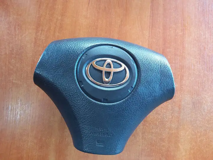 Toyota Corolla E120 E130 (2000 - 2004) 4313002160A Подушка безопасности руля — фото 1