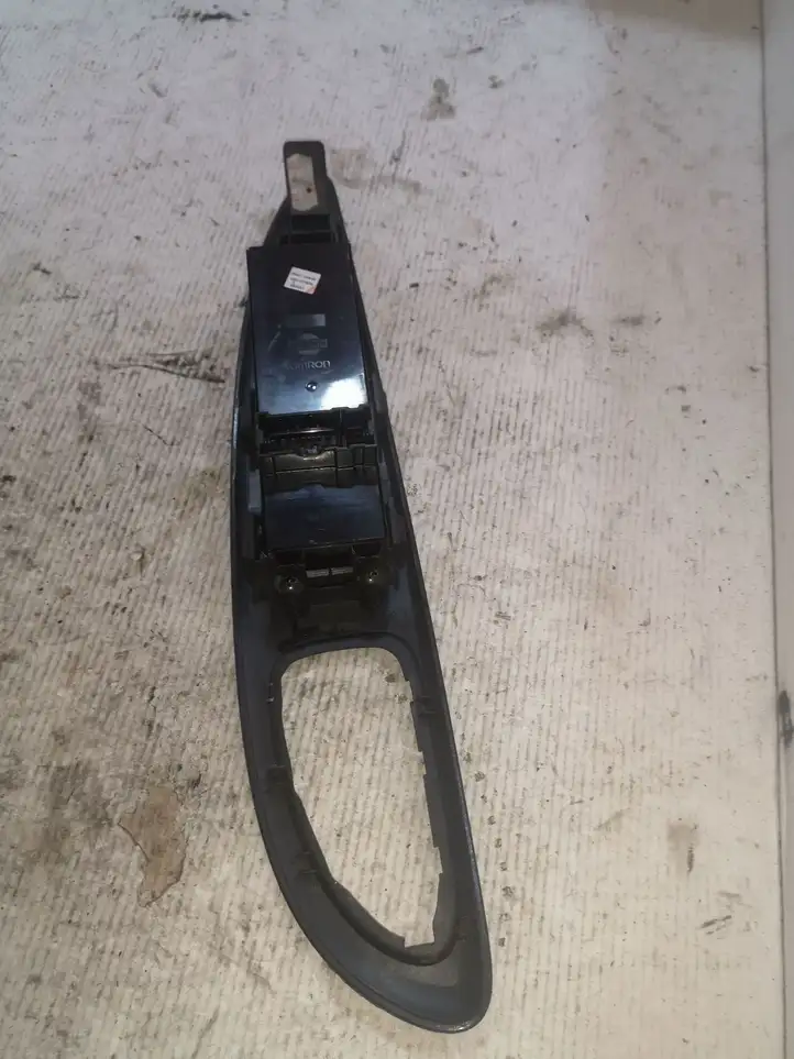 Nissan Primera (2001 - 2008) 25401AV640 Блок кнопок стеклоподъемников — фото 4