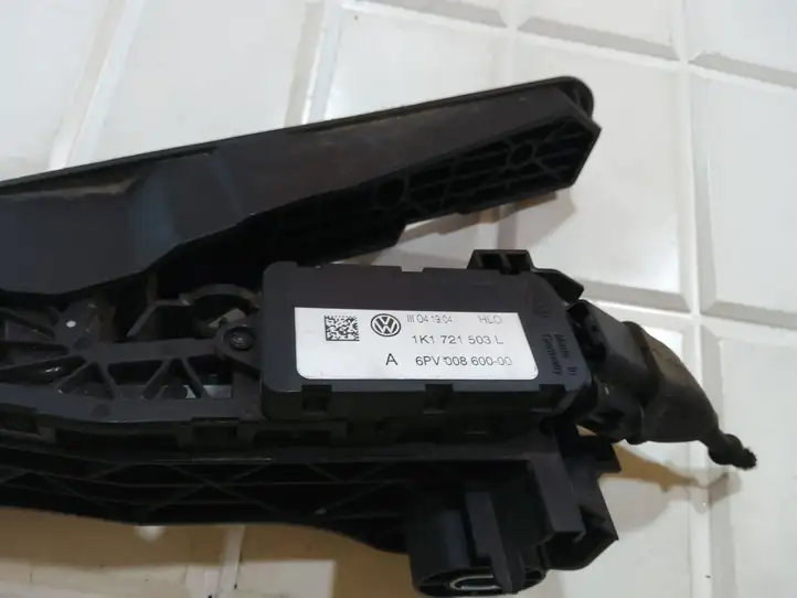 Volkswagen Golf V (2003 - 2009) 1K1721503L Педаль акселератора — фото 2