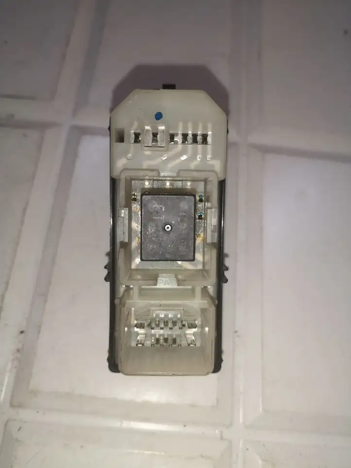 Toyota Corolla Verso E121 (2001 - 2004) 514746 Кнопка стеклоподъемников — фото 3