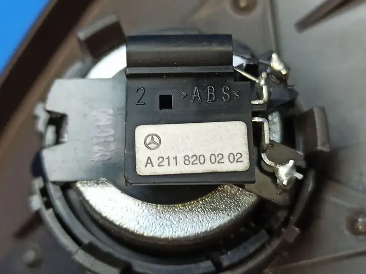 Mercedes-Benz C W204 (2007 - 2014) A2047200248 Накладка динамика передней двери — фото 4