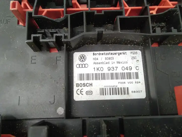 Volkswagen Jetta V (2005 - 2010) 1K0937049C Модуль комфорта — фото 7