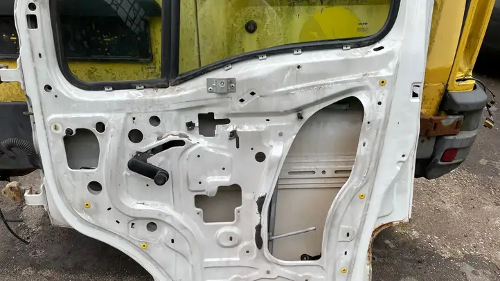 Iveco Daily Daily 4th gen (2006 - 2012) 99460120 Дверь — фото 3
