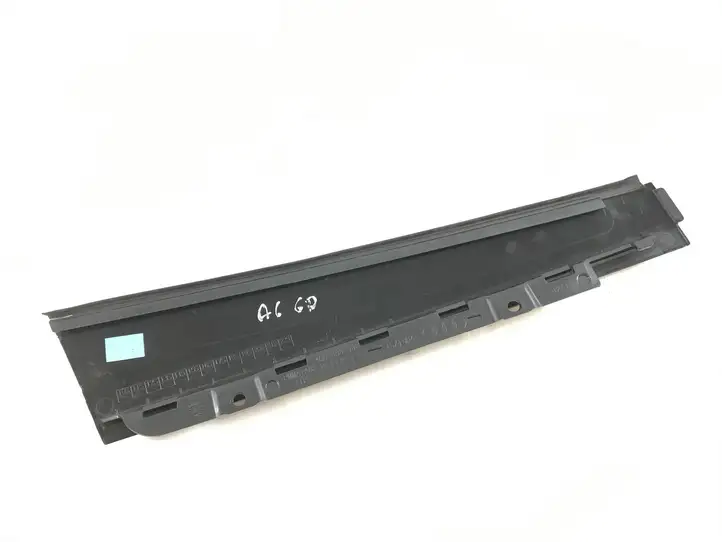 Audi A6 C7 (2011 - 2014) 4G0839902 Накладка стекла задней двери — фото 2
