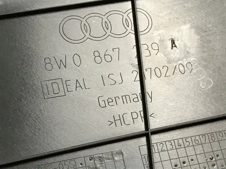 Audi A4 S4 B9 (2015 - 2019) 8W0867239A Нижняя обшивка стойки B — фото 3