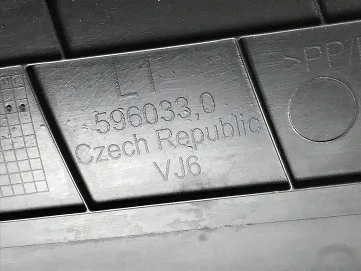 Volkswagen Golf VII (2013 - 2019) 5G4867291E Нижняя обшивка стойки B — фото 4