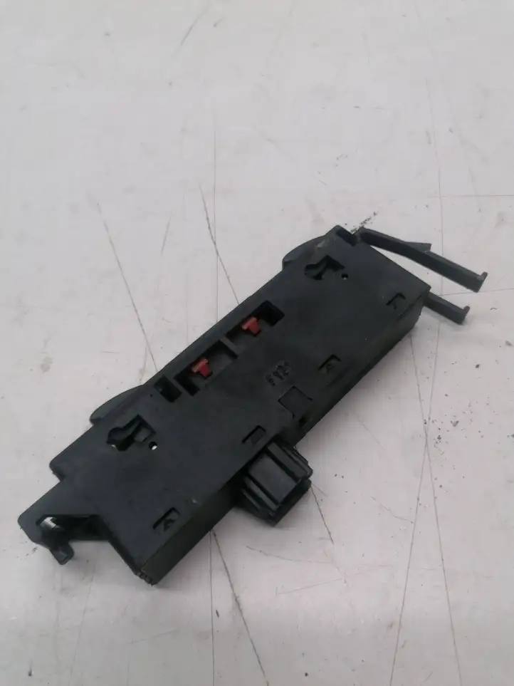 BMW 3 E46 (1998 - 2005) 03120010 Кнопка стеклоподъемников — фото 3