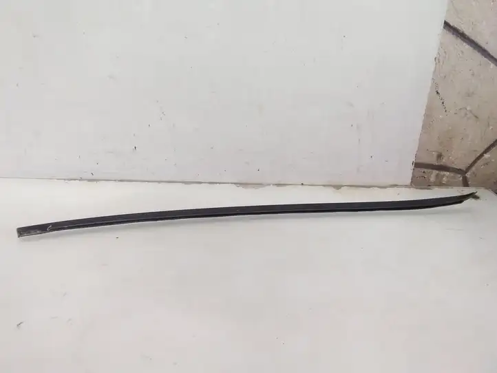 Volkswagen PASSAT B6 (2005 - 2010) 3C0854327 Накладка стоек лобового стекла — фото 2
