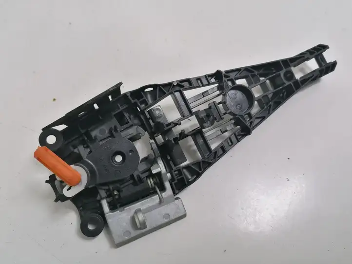 Opel Zafira B (2008 - 2014) 13577482 Крепление наружной ручки передней двери — фото 1