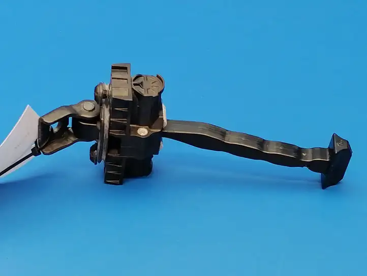 Volkswagen ID.3 (2019 - ) Ограничитель задней двери — фото 4