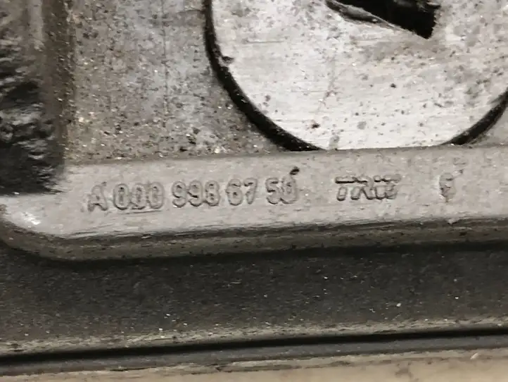 Mercedes-Benz C W204 (2007 - 2014) A0009986750 Подушка домкрата — фото 2