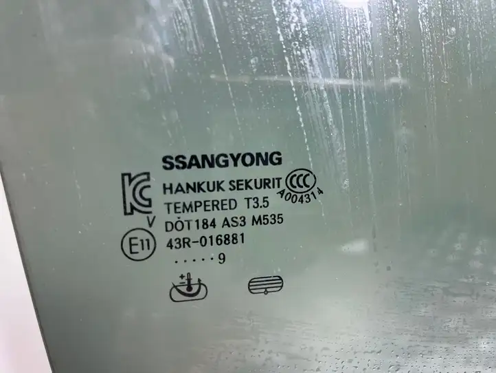 SsangYong Rexton (2017 - ) Стекло задней двери — фото 3