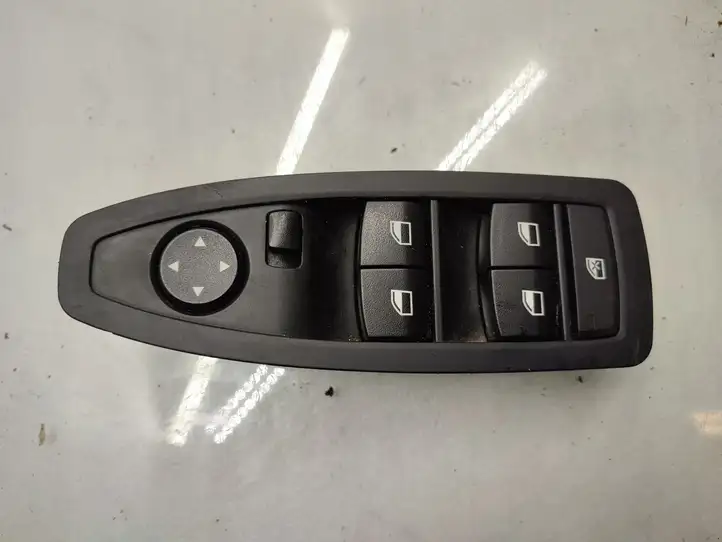 BMW 1 F20 F21 (2011 - 2019) 9208110 Блок кнопок стеклоподъемников — фото 1