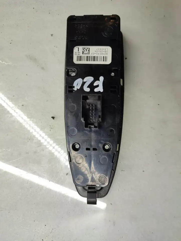 BMW 1 F20 F21 (2011 - 2019) 9208110 Блок кнопок стеклоподъемников — фото 4