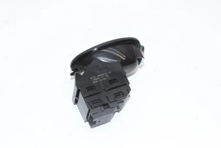 Mini Cooper Countryman R60 (2010 - 2016) 9800972 Кнопка фаркопа в багажнике — фото 3
