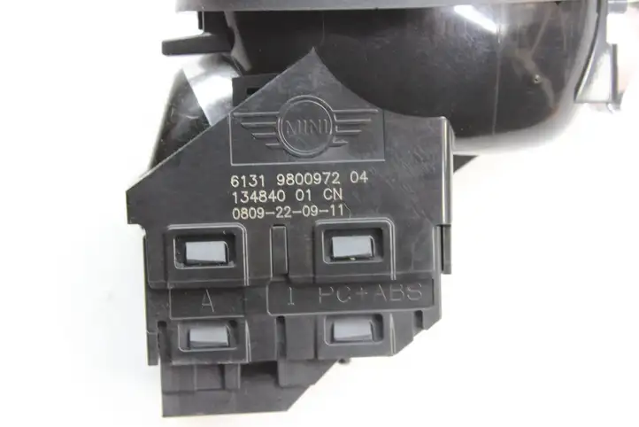 Mini Cooper Countryman R60 (2010 - 2016) 9800972 Кнопка фаркопа в багажнике — фото 4