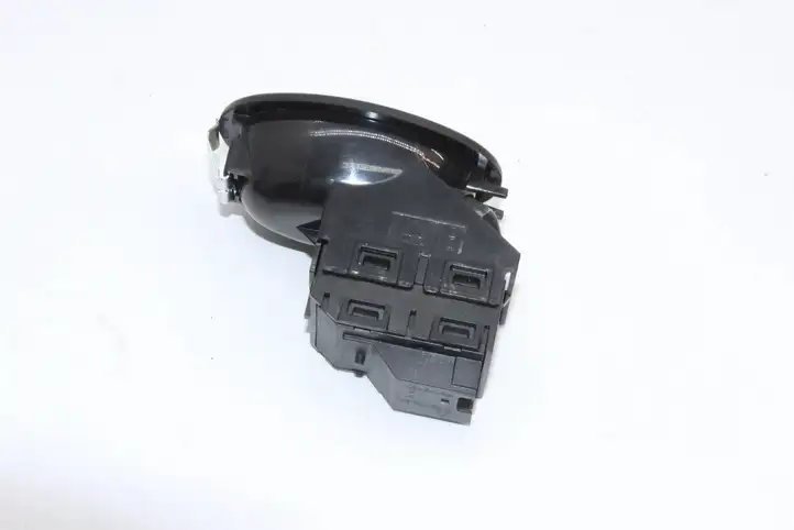 Mini Cooper Countryman R60 (2010 - 2016) 9800972 Кнопка фаркопа в багажнике — фото 3