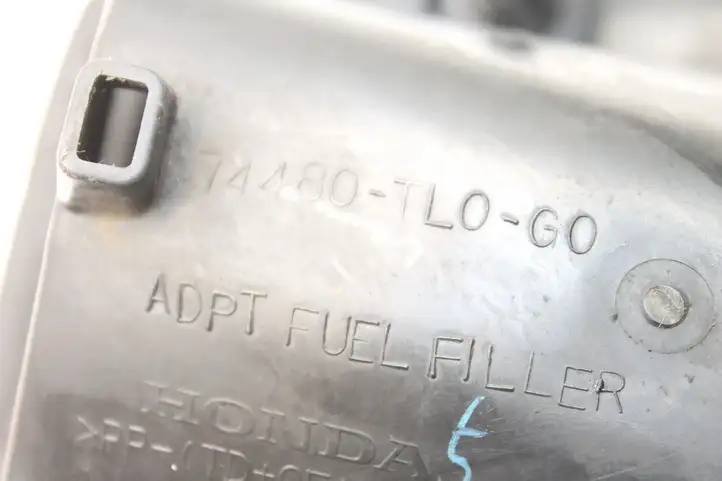 Honda Accord (2008 - 2016) 74480TL0G0 Отделка лючка топливного бака — фото 8