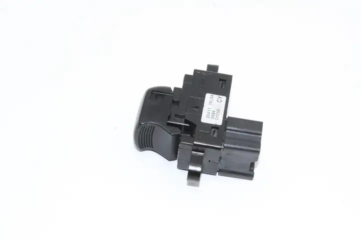 Nissan Juke I F15 (2010 - 2018) 254111KL5A Кнопка фаркопа в багажнике — фото 2