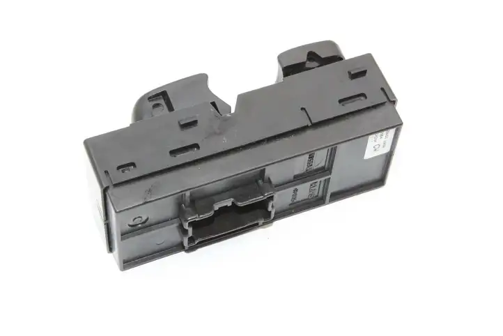 Nissan Juke I F15 (2010 - 2018) 254111KA5A Кнопка фаркопа в багажнике — фото 3