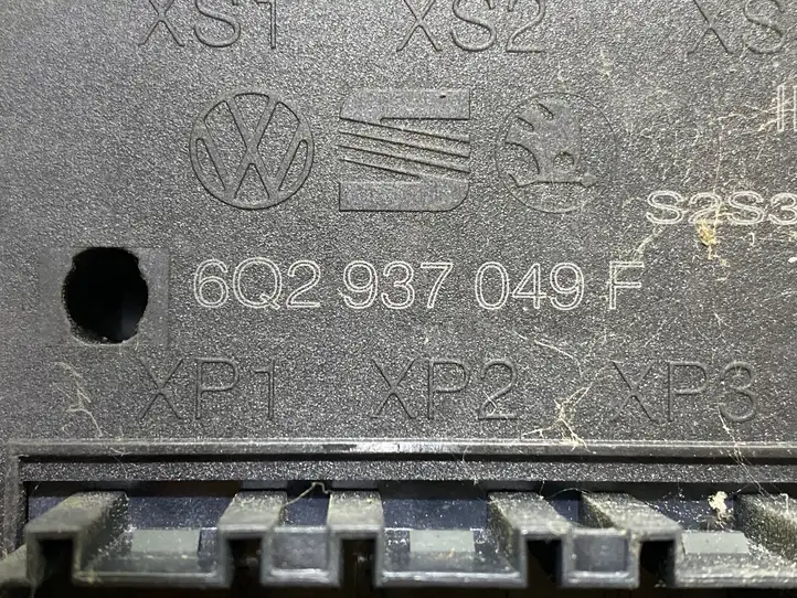 Volkswagen Polo V 6R (2009 - 2015) 6Q2937049F Модуль комфорта — фото 2