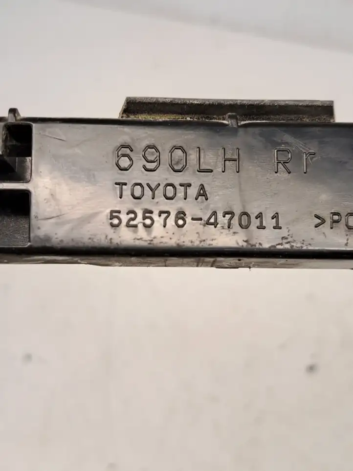 Toyota Prius (NHW20) (2003 - 2009) 5257647011 Кронштейн заднего бампера — фото 7
