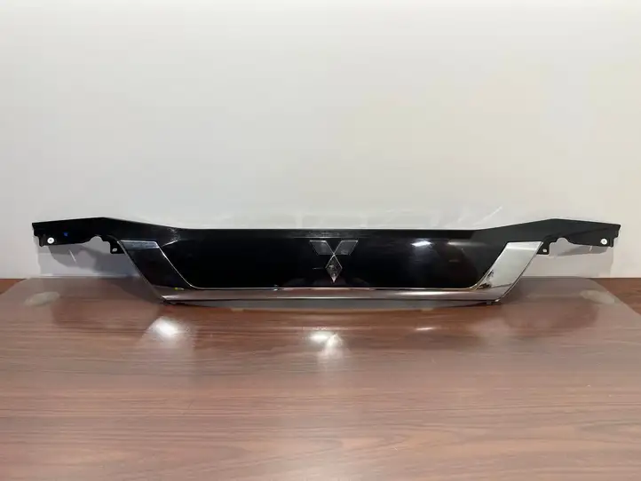 Mitsubishi Outlander (2016 - 2018) 5817A26502 Подсветка номера — фото 1