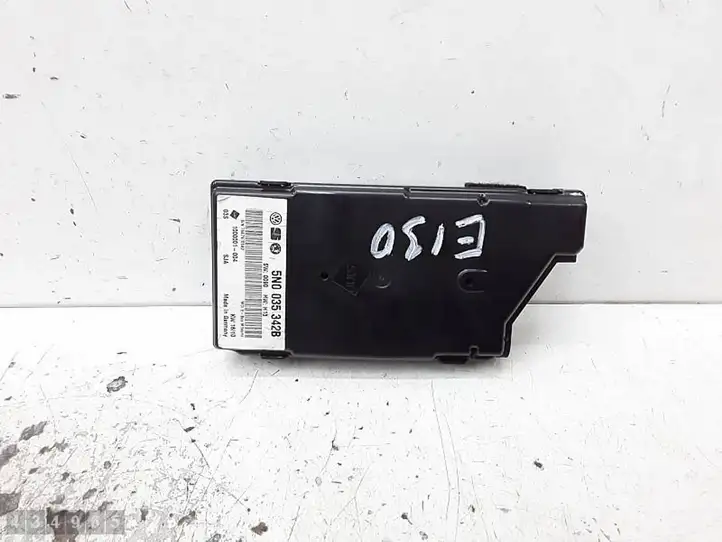 Volkswagen Polo V 6R (2009 - 2015) 5N0035342B USB модуль — фото 4