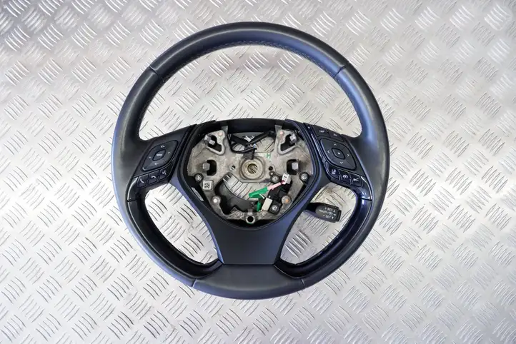 Toyota C-HR I (2016 - 2022) Руль — фото 1