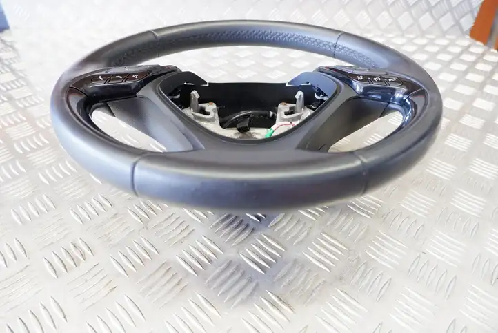 Toyota C-HR I (2016 - 2022) Руль — фото 3