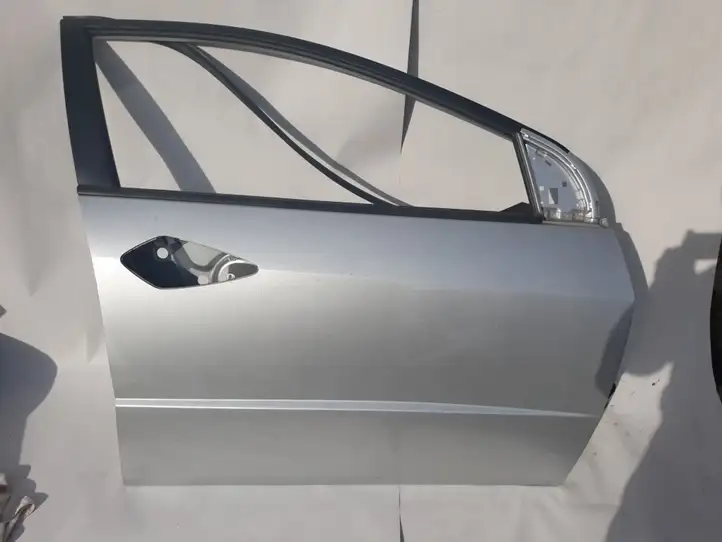 Honda Civic (2006 - 2011) Дверь — фото 1
